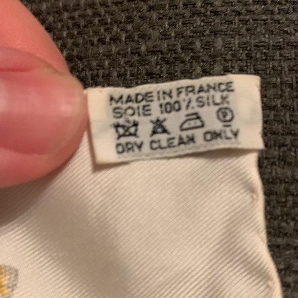 Hermes pocket scarf/ neck scarf small - Picture 3 of 7